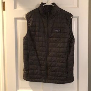 Men’s Patagonia puffy vest